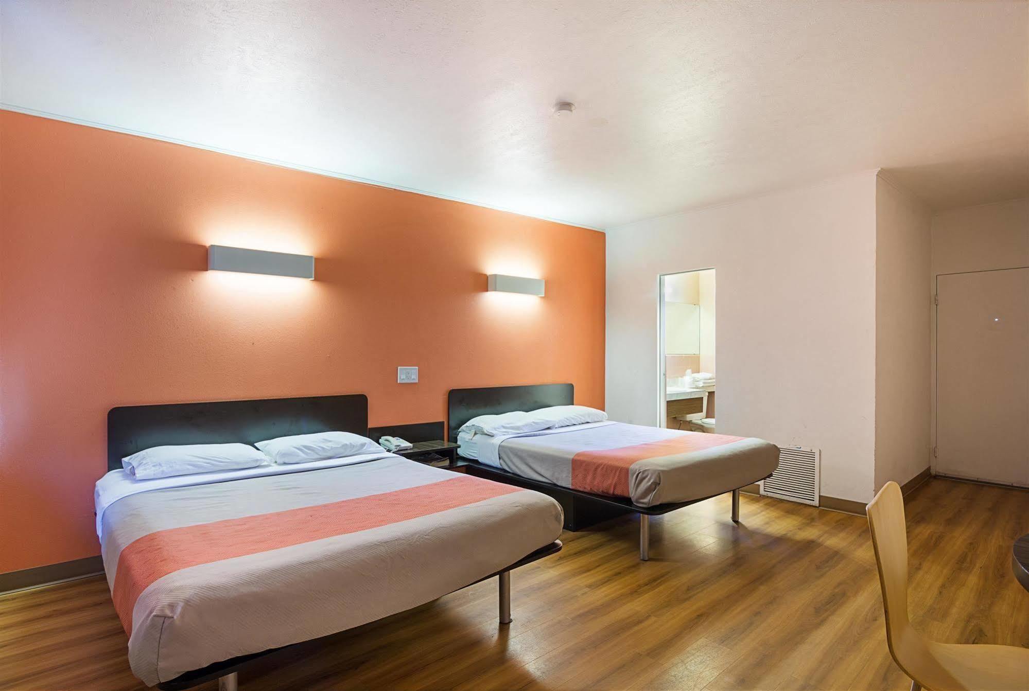 Motel 6 ฮอบส์ ภายนอก รูปภาพ