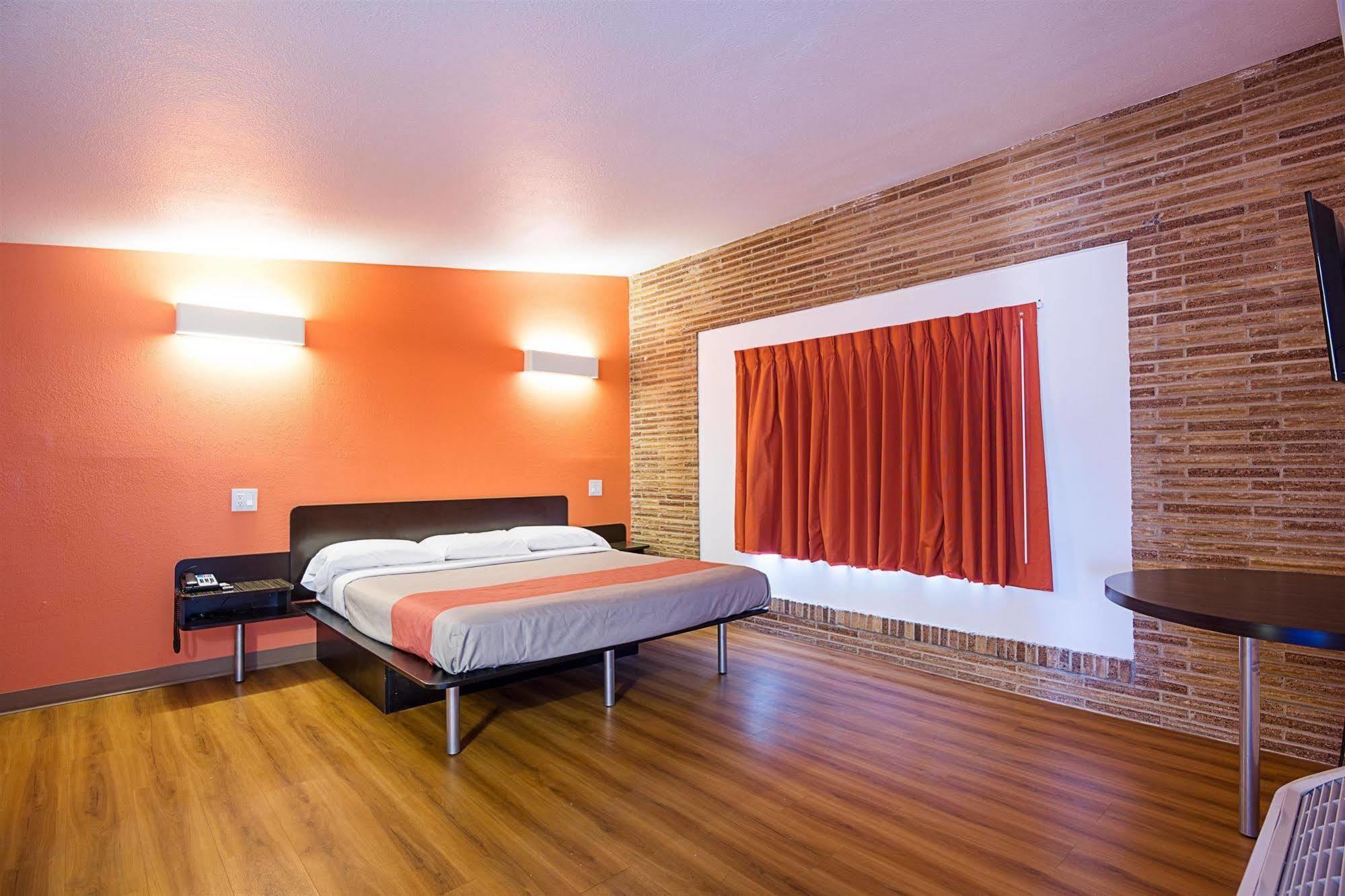 Motel 6 ฮอบส์ ภายนอก รูปภาพ