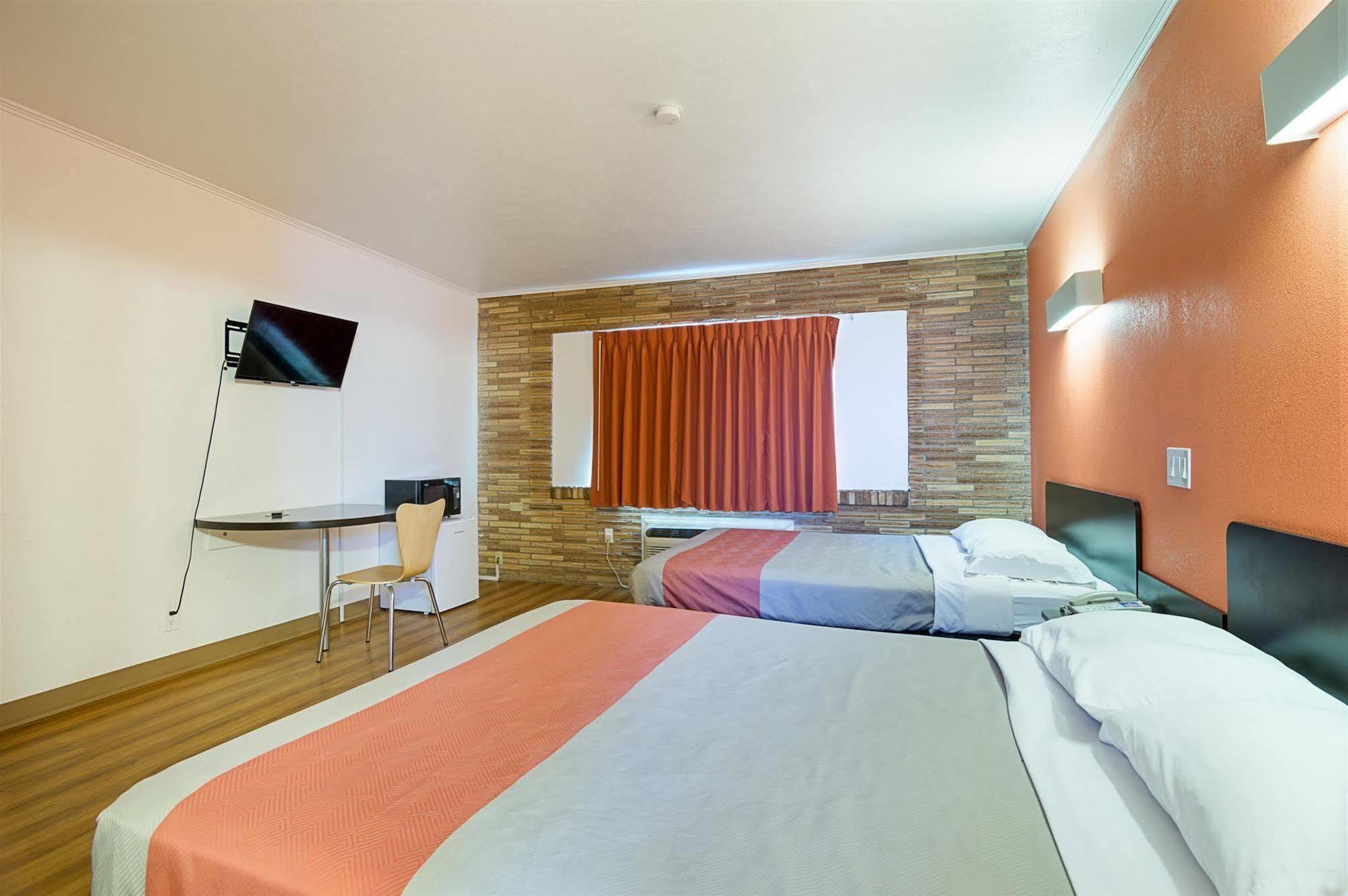Motel 6 ฮอบส์ ภายนอก รูปภาพ