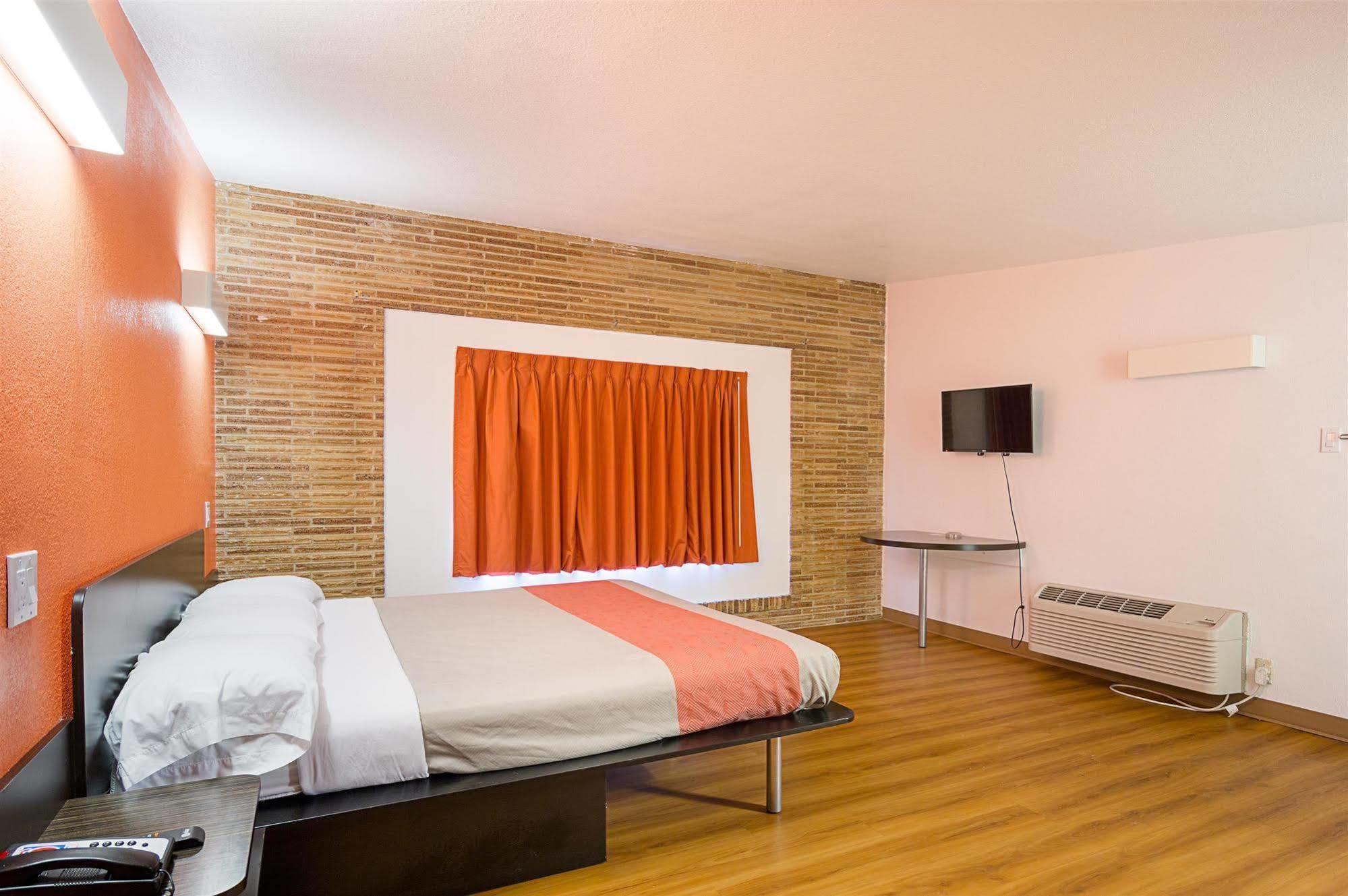 Motel 6 ฮอบส์ ภายนอก รูปภาพ